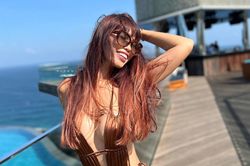 Khoe body 'đồng hồ cát' cực cháy, Hà Anh úp mở muốn đi Hoa hậu