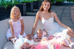 Cô gái 23 cưới chồng triệu phú 57 tuổi: Có 21 người con và thuê 16 vú em