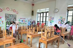Các trường học tập trung dọn dẹp trường, lớp chuẩn bị năm học mới