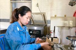 Nâng giá trị trái hồng D'ran