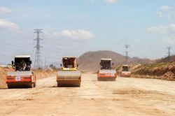 Phối hợp di dời nhiều điểm giao cắt đường điện cao thế