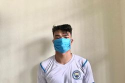 9X dùng dao khống chế, nhốt bạn gái vào phòng để níu kéo tình cảm