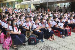 TPHCM: Không để phụ huynh phải đến trường thanh toán học phí