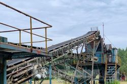 Nghĩa địa máy móc hoang phế nơi các mỏ khoáng sản bị 'cấm cửa'