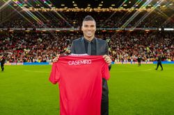 Casemiro ra mắt hoành tráng ở Old Trafford