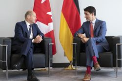 Đức và Canada tìm kiếm giải pháp cho các vấn đề về năng lượng