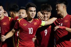 U20 Việt Nam đá giao hữu với U20 Palestine tại sân Việt Trì