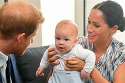 Meghan tiết lộ khoảnh khắc sinh tử của con trai trước khi rời hoàng gia Anh