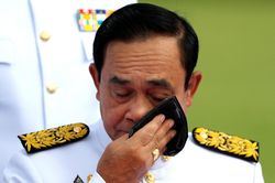 Lý do ông Prayuth bị đình chỉ chức thủ tướng