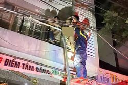 Đà Nẵng: Kịp thời cứu 4 người khỏi ngôi nhà bốc cháy