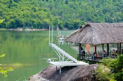 Hòa mình vào thiên nhiên ở Khu du lịch hồ Kênh Hạ