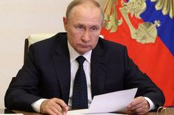 Tổng thống Vladimir Putin ký sắc lệnh đặc biệt