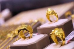 Vàng đánh mất ngưỡng giao dịch hơn 67 triệu đồng/ lượng bán ra