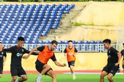 Sông Lam Nghệ An tập dượt chiến thuật mới trước trận gặp Hà Nội FC