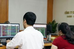 Chứng khoán phiên ngày 25/8: VN-Index tiến sát mốc 1.290 điểm
