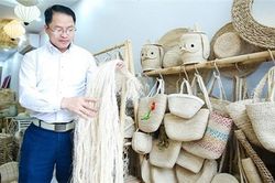 Máy tách sợi chuối: Biến 'rác thải' thành nông sản có giá trị