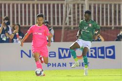 Hấp dẫn cuộc đua trụ hạng V-League 2022