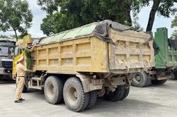 Kiên quyết 'cắt thùng, hạ tải' phương tiện vi phạm