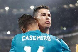 Casemiro hy vọng Ronaldo ở lại MU