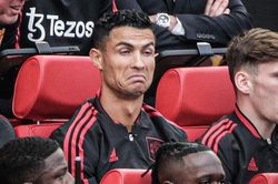 HLV Ten Hag nổi giận với Ronaldo ở cuộc họp trước trận gặp Liverpool
