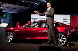 Vì sao giá cổ phiếu Tesla giảm mạnh sau một đêm