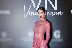 Nghệ sĩ ăn mặc phản cảm: Chuyện không mới... và cũng chưa từng cũ