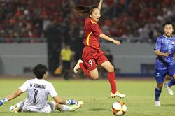 Huỳnh Như, Quang Hải xuất ngoại: Ngày vui còn ở xa
