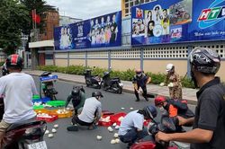 Hàng trăm chiếc bánh bao rơi giữa đường, 30 giây dọn dẹp đầy tình người