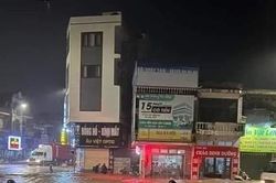 Người dân Hạ Long chạy lũ xuyên đêm