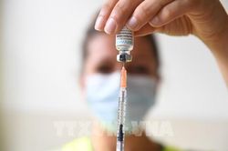 Người dân châu Âu vượt biên để được tiêm vaccine phòng đậu mùa khỉ