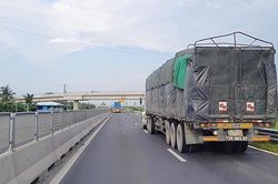 Nghiên cứu đầu tư mở rộng 2 tuyến cao tốc phía Nam