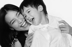 Cuộc sống làm mẹ đơn thân của MC Hoàng Oanh