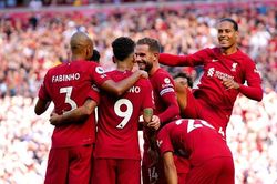 Liverpool vùi dập Bournemouth 9-0