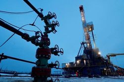 Giá xăng dầu hôm nay 27/8: Dầu Brent duy trì mức hơn 100 USD/thùng