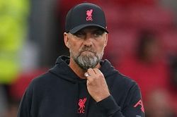 Jurgen Klopp: 'Tôi đã sai vì không mua tiền vệ'