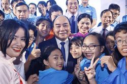 Chủ tịch nước dự Ngày hội tới trường cùng học sinh trường Hy vọng