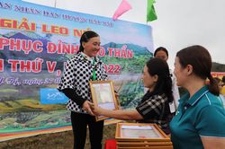 182 vận động viên tham gia Giải leo núi 'Chinh phục đỉnh Lảo Thẩn' năm 2022