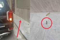 Chủ nhà đóng đinh vỉa hè chống tài xế đỗ xe gây tranh cãi