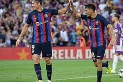 Lewandowski tỏa sáng với cú đúp giúp Barcelona thắng 4-0
