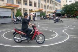 Người bị điếc có được thi bằng lái xe hạng A1 không?