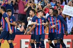 Lewandowski lập kỷ lục mới, giúp Barca vùi dập đội nhược tiểu