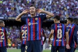 Barca đại thắng, Lewandowski không thể ngừng ghi bàn