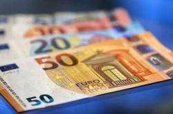 Nhà đầu tư ồ ạt đặt cược chống lại đồng Euro khi khủng hoảng năng lượng gia tăng
