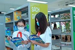 Giá sách tăng vọt, Bộ GD&ĐT chỉ đạo 'không để thiếu sách'