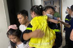 Cứu 4 người trong vụ cháy tại chung cư cao tầng ở quận Hà Đông