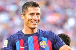 Barcelona: Lời cầu nguyện có tên Lewandowski