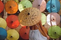 'Làng ô dù' đầy màu sắc nổi tiếng ở Thái Lan