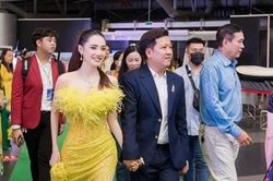 Những hình ảnh đẹp của cặp đôi Nhã Phương - Trường Giang trên thảm đỏ