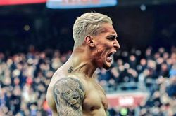 Ferdinand lấy tấm gương Grealish để cảnh báo Antony
