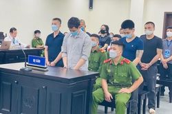 Chủ mưu vụ 'bay lắc' tại Bệnh viện Tâm thần TW1 giẫy giụa, kêu gào tại tòa